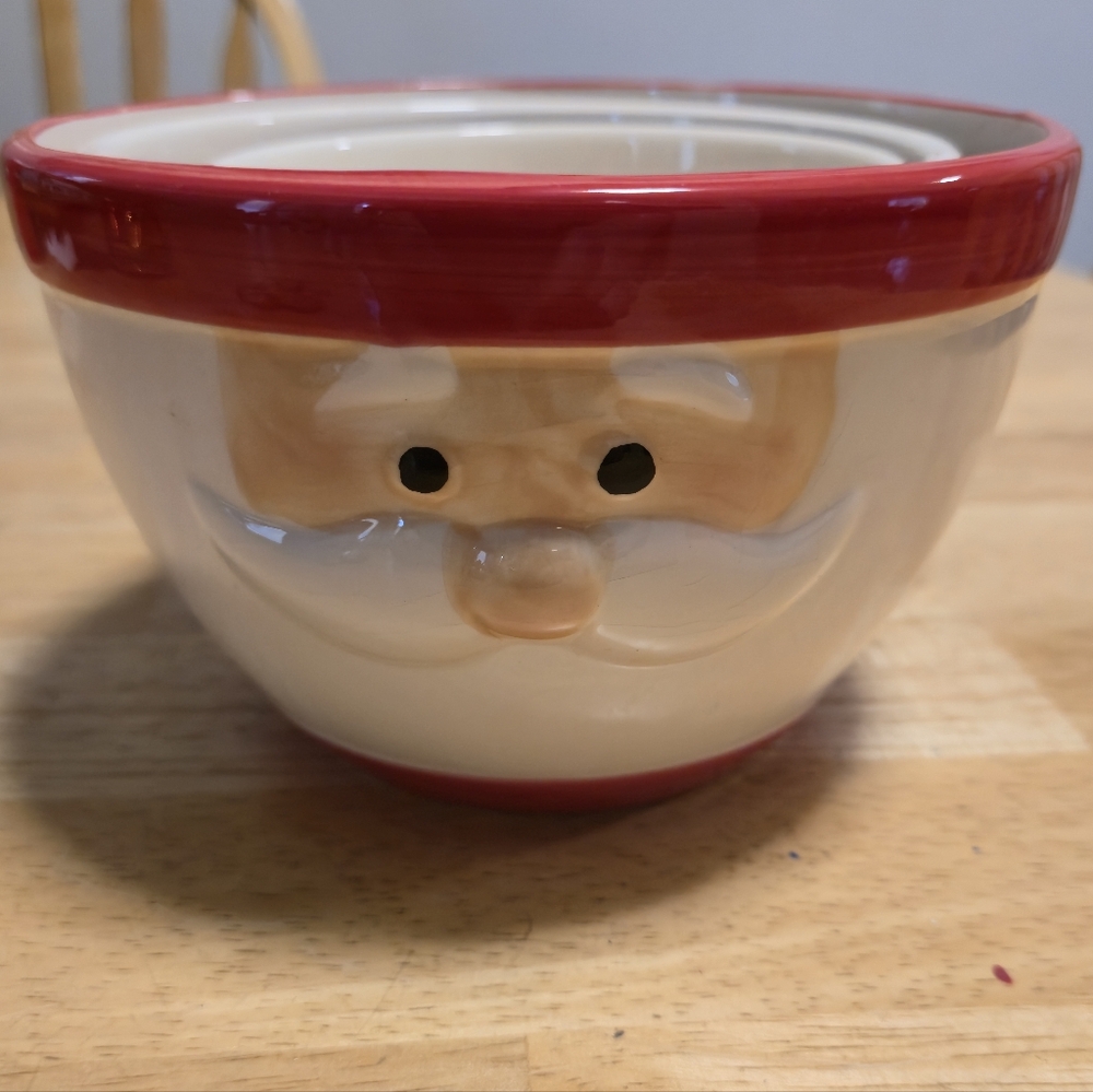 Blue Harbor 2012 Santa Claus Nesting Ceramic Holiday Bowls Set of 3 Red White